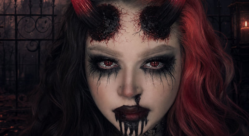 Red Demon Contact Lenses: Crimson Eyes for Devilish Looks